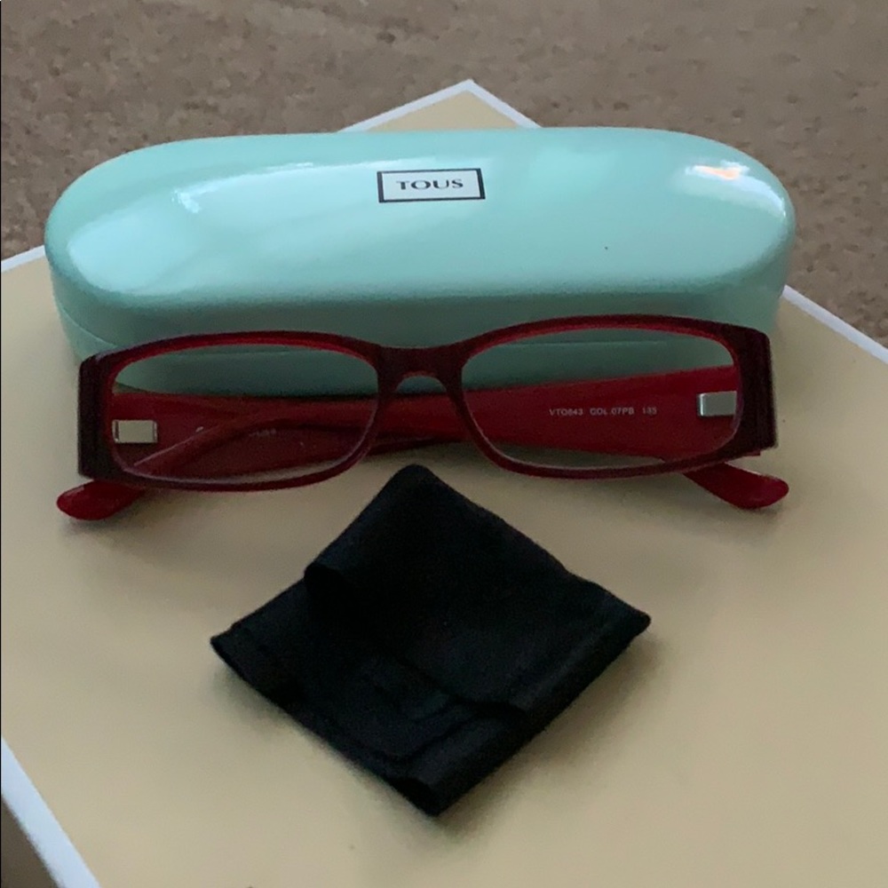 Tous red reading glasses